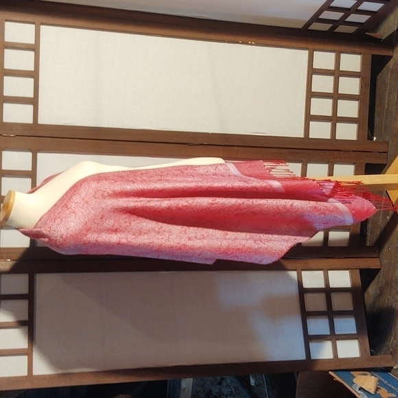 Pashmina Silk Blend Pink Subtle Paisley Scarf - Picture 5 of 8